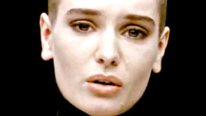 Un Día Como Hoy en la Historia: Sinead O’Connor